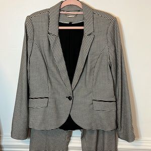WHBM Suit Houndstooth Jacket and Matching pants 16